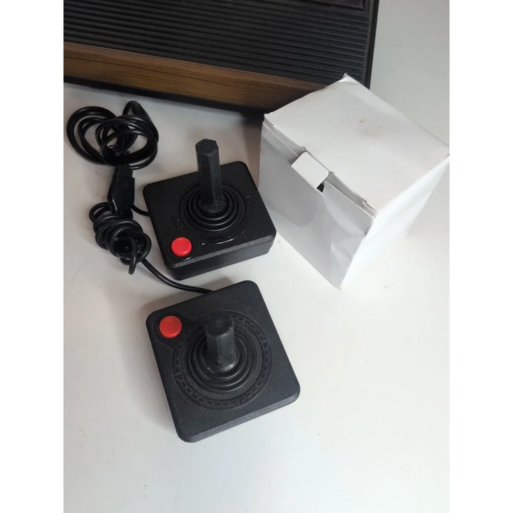 Atari 2600 Video Computer System Console + 2 Joystick Controllers 15 Games